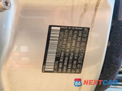 Zdjęcie 12 z 12 samochodu: 2004 PORSCHE 911 GT3 VIN:WP0AC29994S692763 - miniatura