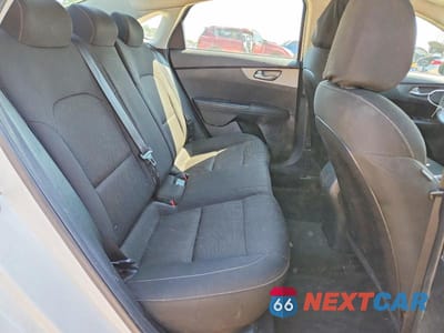 Zdjęcie 10 z 12 samochodu: 2019 KIA FORTE LXS VIN:3KPF24ADXKE069415 - miniatura