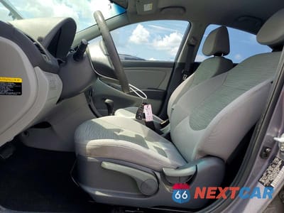 Zdjęcie 7 z 12 samochodu: 2017 HYUNDAI ACCENT VALUE EDITION VIN:KMHCT4AE4HU331380 - miniatura