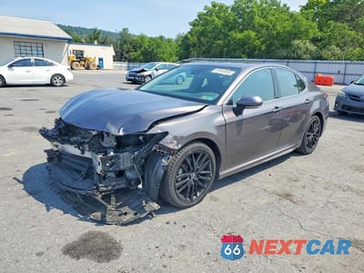 2024 TOYOTA CAMRY XSE 4T1K31AK0RU631399 - główne zdjęcie licytacji z USA - miniatura