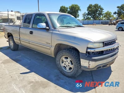 Czwarte zdjęcie samochodu z boku: 2000 CHEVROLET SILVERADO K1500 VIN:1GCEK19T1YE332644 - miniatura