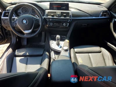Zdjęcie 8 z 12 samochodu: 2018 BMW 330 XI VIN:WBA8D9C51JEM31628 - miniatura