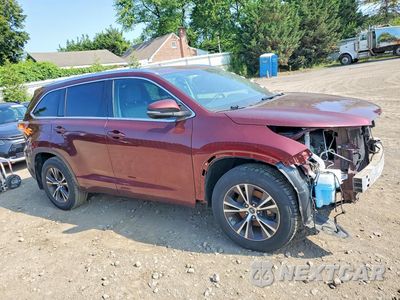 Czwarte zdjęcie samochodu z boku: 2016 TOYOTA HIGHLANDER XLE VIN:5TDJKRFH0GS268893 - miniatura