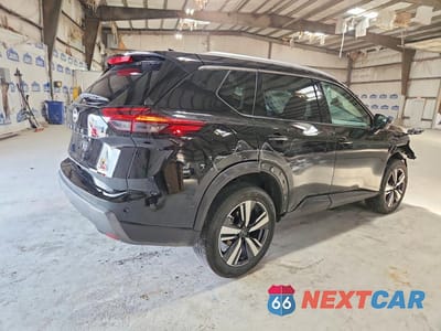 Trzecie zdjęcie samochodu z tyłu: 2026 NISSAN ROGUE SL VIN:5N1BT3CA5TC821986 - miniatura