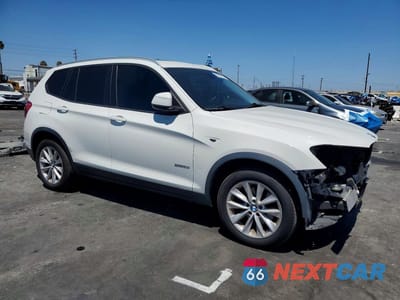 Czwarte zdjęcie samochodu z boku: 2017 BMW X3 SDRIVE28I VIN:5UXWZ7C3XH0X39370 - miniatura