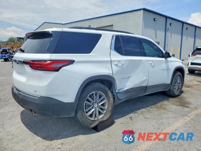 Trzecie zdjęcie samochodu z tyłu: 2023 CHEVROLET TRAVERSE LT VIN:1GNERGKWXPJ317091 - miniatura