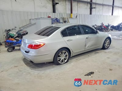 Trzecie zdjęcie samochodu z tyłu: 2010 HYUNDAI GENESIS 3.8L VIN:KMHGC4DE8AU093987 - miniatura