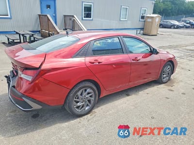 Trzecie zdjęcie samochodu z tyłu: 2024 HYUNDAI ELANTRA SEL VIN:KMHLM4DG2RU779080 - miniatura