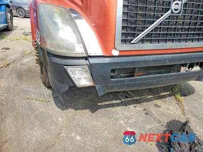 Zdjęcie 13 z 13 samochodu: 2013 VOLVO VNL SEMI TRUCK VIN:4V4NC9EG9DN560328 - miniatura