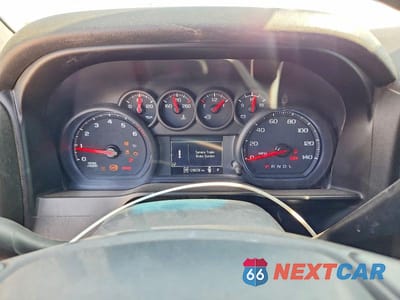 Zdjęcie 9 z 12 samochodu: 2020 CHEVROLET SILVERADO K1500 VIN:3GCUYAEF4LG341415 - miniatura