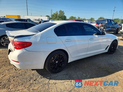 Trzecie zdjęcie samochodu z tyłu: 2019 BMW 530 XI VIN:WBAJA7C57KWW48093 - miniatura