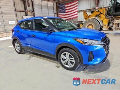 Czwarte zdjęcie samochodu z boku: 2025 NISSAN KICKS PLAY S VIN:3N1CP5BV5SL492290 - miniatura