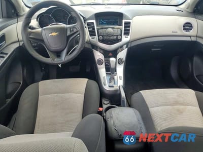 Zdjęcie 8 z 12 samochodu: 2011 CHEVROLET CRUZE LS VIN:1G1PC5SH2B7137658 - miniatura