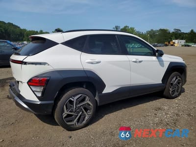 Trzecie zdjęcie samochodu z tyłu: 2026 HYUNDAI KONA SEL PREMIUM VIN:KM8HDCA36TU416709 - miniatura