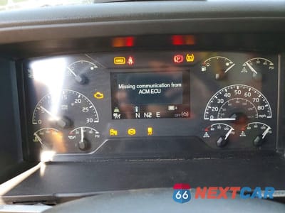Zdjęcie 8 z 10 samochodu: 2019 VOLVO VNL SEMI TRUCK VIN:4V4NC9EH8KN193833 - miniatura
