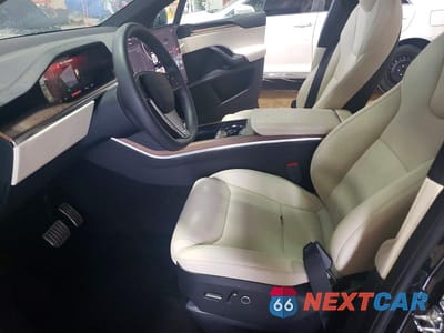 Zdjęcie 7 z 13 samochodu: 2023 TESLA MODEL X VIN:7SAXCDE53PF429536 - miniatura
