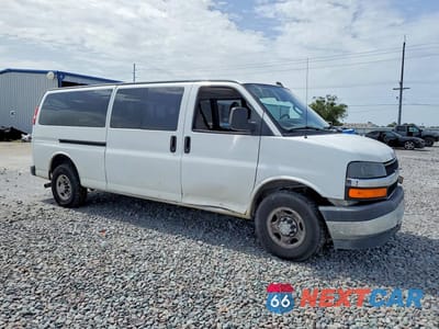 Czwarte zdjęcie samochodu z boku: 2017 CHEVROLET EXPRESS G3500 LT VIN:1GAZGPFF4H1132961 - miniatura