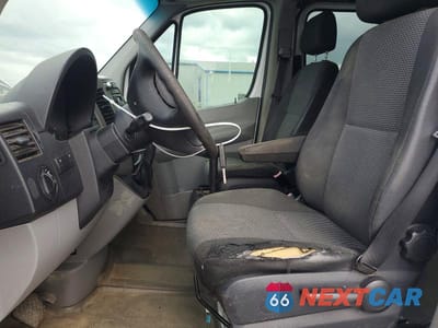 Zdjęcie 7 z 13 samochodu: 2012 MERCEDES-BENZ SPRINTER 2500 DELIVERY VAN VIN:WD3PE7CC8C5701059 - miniatura