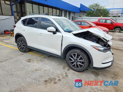 Czwarte zdjęcie samochodu z boku: 2018 MAZDA CX-5 TOURING VIN:JM3KFBCM3J0397178 - miniatura