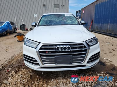Piąte zdjęcie samochodu w środku: 2018 AUDI SQ5 PREMIUM PLUS VIN:WA1A4AFY7J2203432 - miniatura
