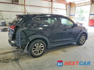 Trzecie zdjęcie samochodu z tyłu: 2017 HYUNDAI TUCSON SE VIN:KM8J23A48HU381050 - miniatura