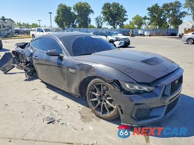 Czwarte zdjęcie samochodu z boku: 2024 FORD MUSTANG GT VIN:1FA6P8CF6R5412904 - miniatura