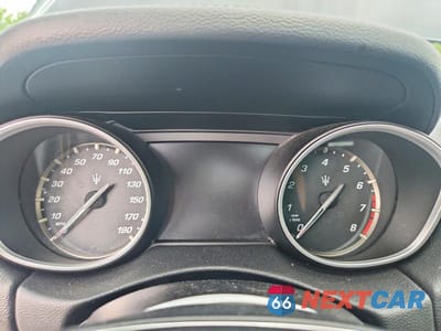 Zdjęcie 9 z 13 samochodu: 2018 MASERATI LEVANTE VIN:ZN661XUA8JX299215 - miniatura