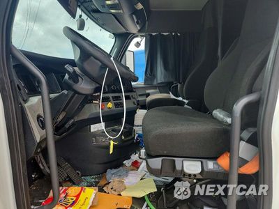 Zdjęcie 7 z 14 samochodu: 2022 FREIGHTLINER CASCADIA 126 SEMI TRUCK VIN:3AKJHHFGXNSNJ0939 - miniatura