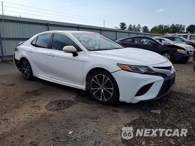 Czwarte zdjęcie samochodu z boku: 2018 TOYOTA CAMRY SE VIN:4T1B11HK8JU028085 - miniatura