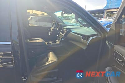 Piąte zdjęcie samochodu w środku: 2020 CHEVROLET TAHOE K1500 LT VIN:1GNSKBKC0LR111239 - miniatura