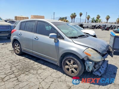 Czwarte zdjęcie samochodu z boku: 2009 NISSAN VERSA 1.8 S VIN:3N1BC13E89L473967 - miniatura