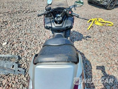 Zdjęcie 6 z 8 samochodu: 2009 HONDA FSC600 D VIN:JH2PF01139K700396 - miniatura