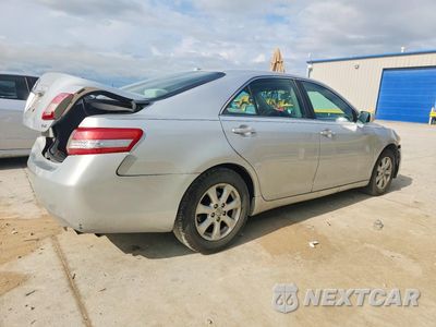 Trzecie zdjęcie samochodu z tyłu: 2010 TOYOTA CAMRY LE VIN:4T1BF3EK8AU074680 - miniatura