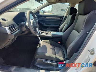 Zdjęcie 7 z 12 samochodu: 2018 HONDA ACCORD LX VIN:1HGCV1F11JA046647 - miniatura