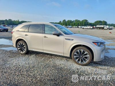 Czwarte zdjęcie samochodu z boku: 2024 MAZDA CX-90 PREMIUM PLUS VIN:JM3KKEHC1R1143701 - miniatura