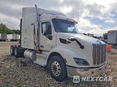 Czwarte zdjęcie samochodu z boku: 2019 PETERBILT 579 - SEMI TRUCK VIN:1XPBDP9X1KD269835 - miniatura