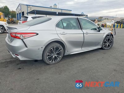 Trzecie zdjęcie samochodu z tyłu: 2018 TOYOTA CAMRY SE VIN:4T1B11HK8JU658253 - miniatura