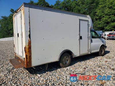 Trzecie zdjęcie samochodu z tyłu: 2020 CHEVROLET EXPRESS DELIVERY TRUCK VIN:1GB0GRFG9L1265152 - miniatura