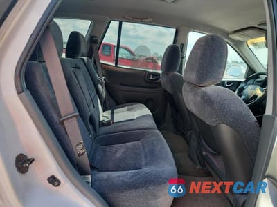 Zdjęcie 11 z 13 samochodu: 2004 HYUNDAI SANTA FE GLS VIN:KM8SC13D74U699528 - miniatura
