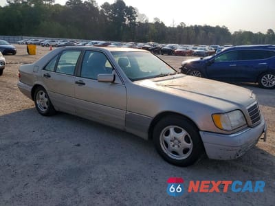 Czwarte zdjęcie samochodu z boku: 1997 MERCEDES-BENZ S 320W VIN:WDBGA32G6VA370943 - miniatura
