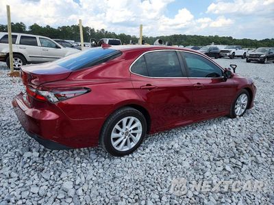 Trzecie zdjęcie samochodu z tyłu: 2022 TOYOTA CAMRY LE VIN:4T1C11AKXNU667377 - miniatura