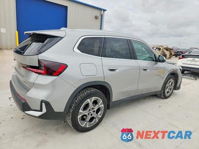 Trzecie zdjęcie samochodu z tyłu: 2023 BMW X1 XDRIVE28I VIN:WBX73EF05P5W46015 - miniatura