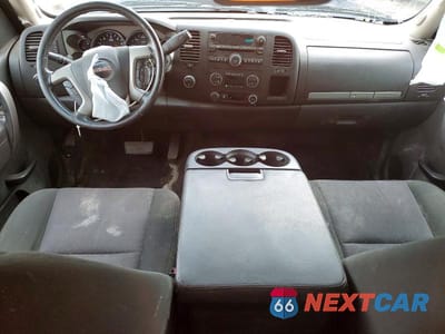 Zdjęcie 8 z 13 samochodu: 2013 GMC SIERRA K1500 SLE VIN:1GTR2VE71DZ278024 - miniatura