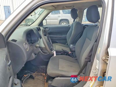 Zdjęcie 7 z 12 samochodu: 2010 JEEP PATRIOT SPORT VIN:1J4NT2GB0AD529291 - miniatura