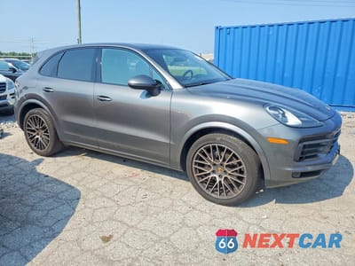 Czwarte zdjęcie samochodu z boku: 2020 PORSCHE CAYENNE VIN:WP1AA2AYXLDA03047 - miniatura