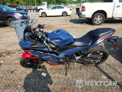 Trzecie zdjęcie samochodu z tyłu: 2026 KAWASAKI EX500 A VIN:ML5EXGJ15TDA83470 - miniatura