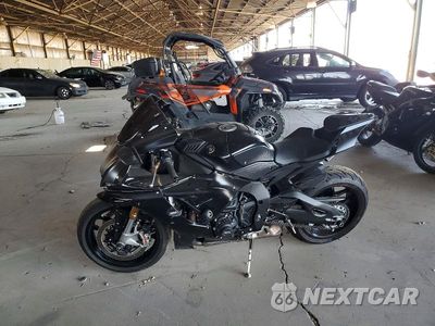 Trzecie zdjęcie samochodu z tyłu: 2025 YAMAHA YZF1000 VIN:JYARNA7E7SA000442 - miniatura
