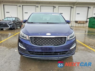 Piąte zdjęcie samochodu w środku: 2019 KIA SEDONA LX VIN:KNDMB5C19K6538516 - miniatura