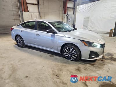Czwarte zdjęcie samochodu z boku: 2025 NISSAN ALTIMA SV VIN:1N4BL4DV8SN387017 - miniatura