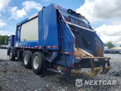 Trzecie zdjęcie samochodu z tyłu: 2011 MACK LEU613 REFUSE TRUCK VIN:1M2AU02C9BM005351 - miniatura